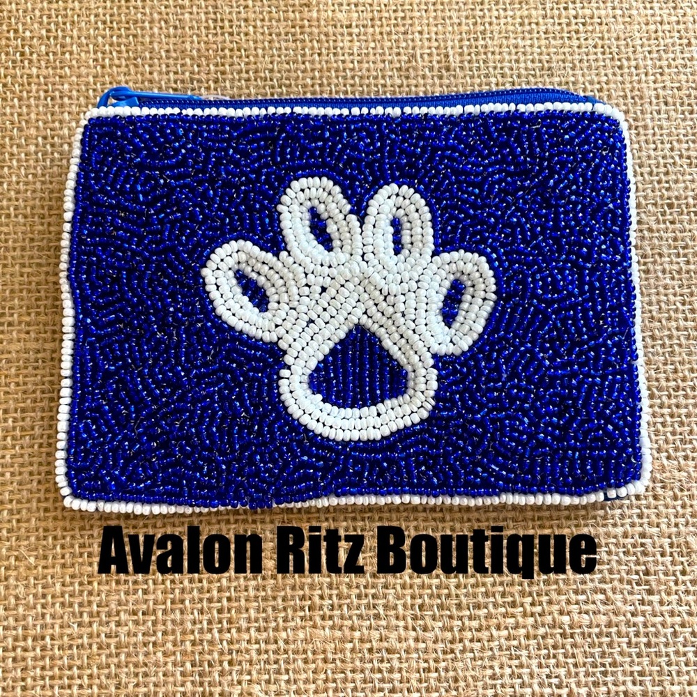 💙🏈RESTOCK!! Kentucky Blue White Beaded Paw Print Coin Case